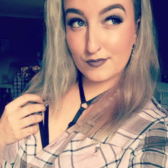 Meet your Posher, Misty - Picture 12 of 13